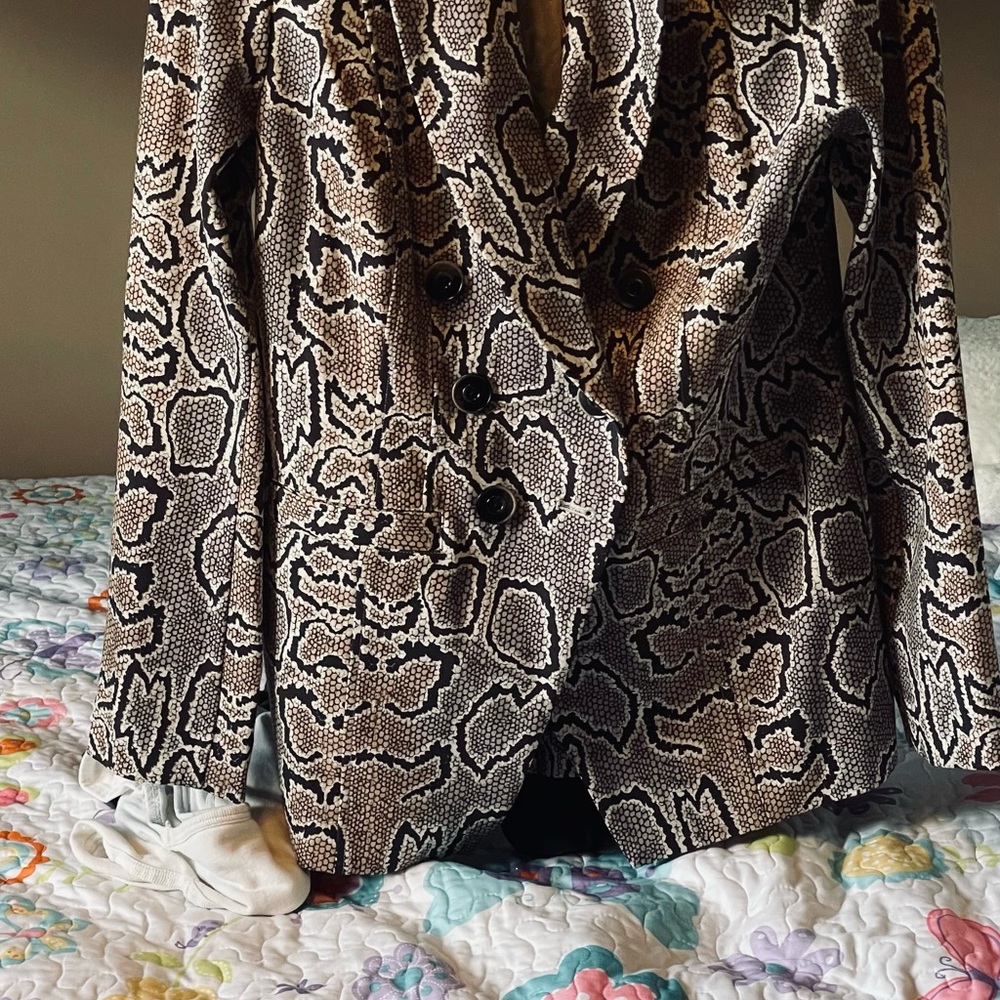 Only Worn Once. Like New - image 4